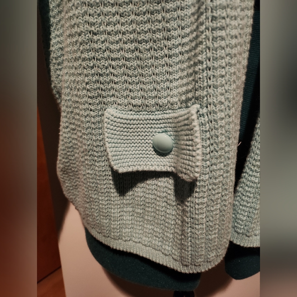 Lightly Used Croft & Barrow Women's Light Aqua Sweater - Picture 2 of 9